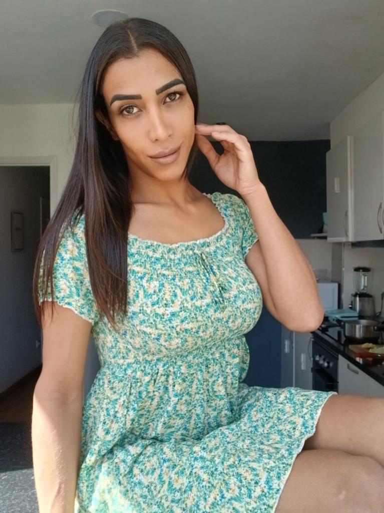 641466821: Chica busca chico en Lugo