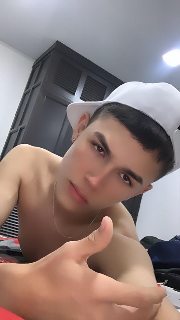 604248557: Chico busca chica en Madrid