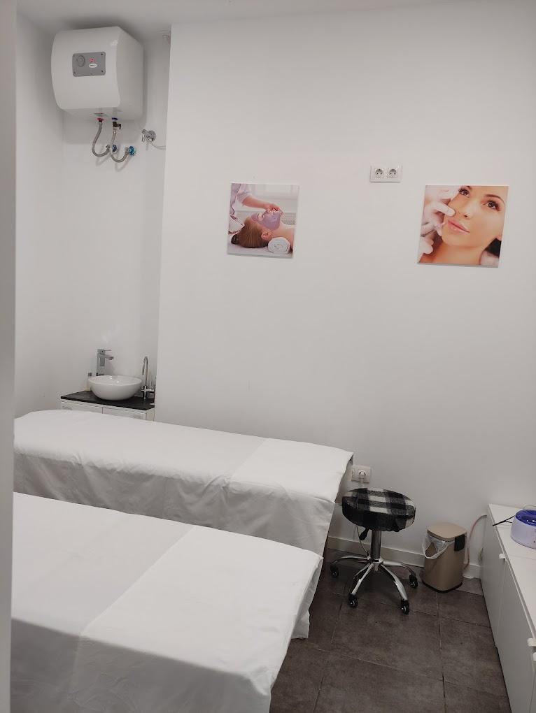 695782767: Chica busca chico en Barcelona