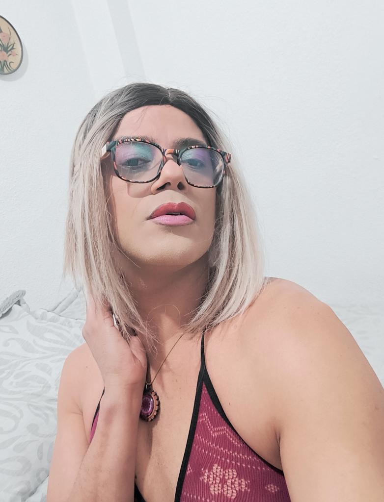 678632239: Chica busca chico en Madrid