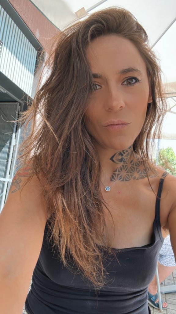 672546368: Chica busca chico en Barcelona