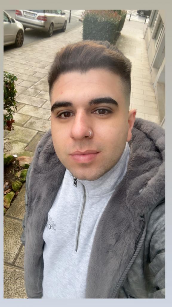 Chico busca chica en Lugo: 