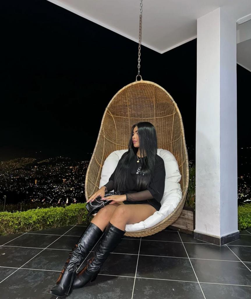 742065378: Chica busca chico en Alicante