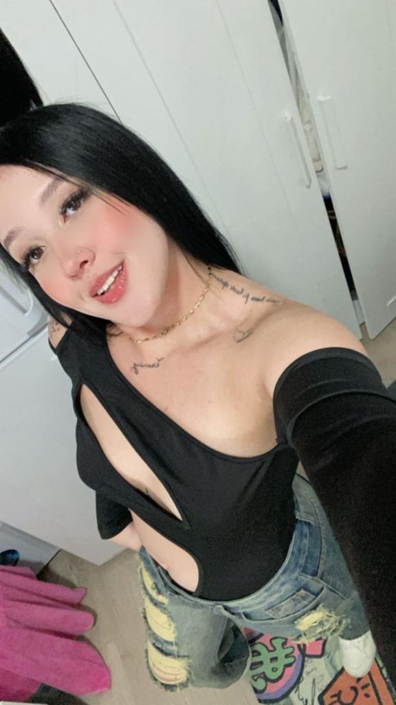 661120993: Chica busca chico en Barcelona