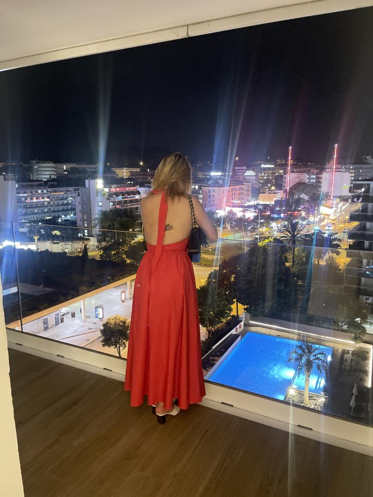 688576966: Chica busca chico en Gerona