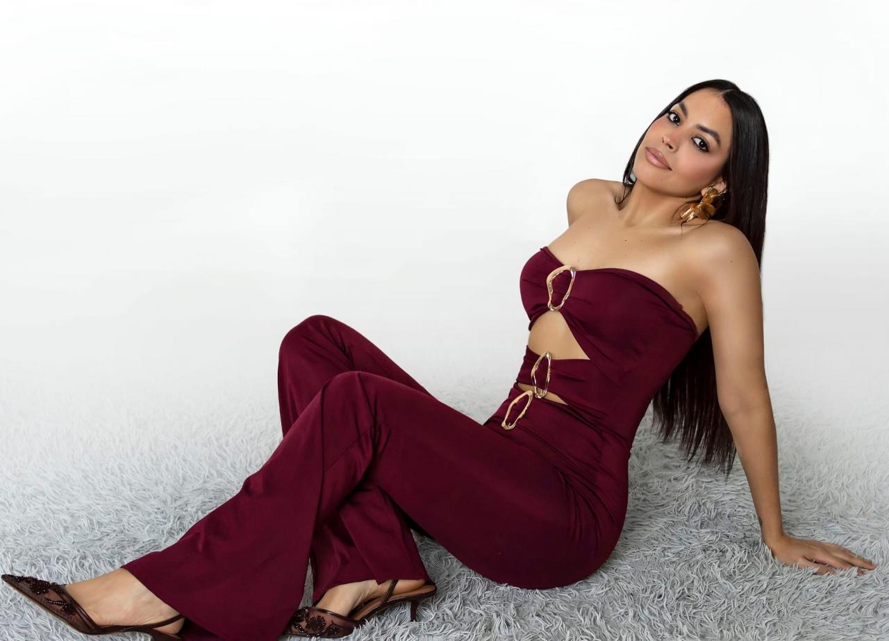 Chica busca chico en Ibiza: Chica busca chico