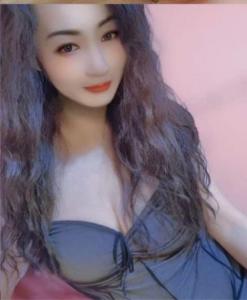 687734950: Chica busca chico en Barcelona