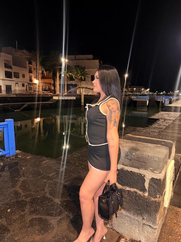 697252808: Chica busca chico en Tenerife