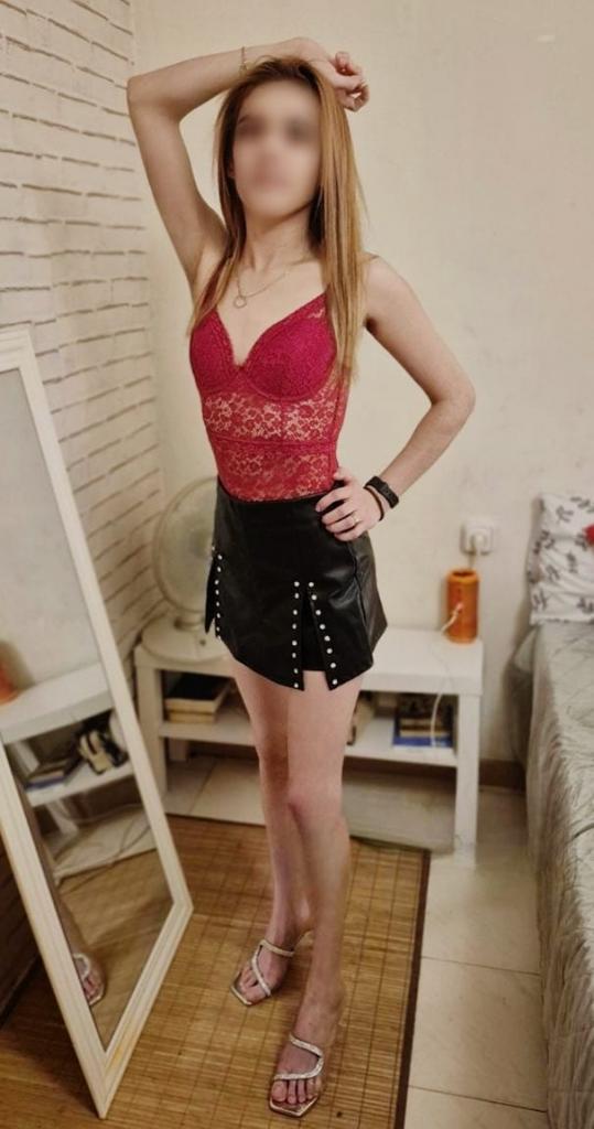 663947899: Chica busca chico en Madrid