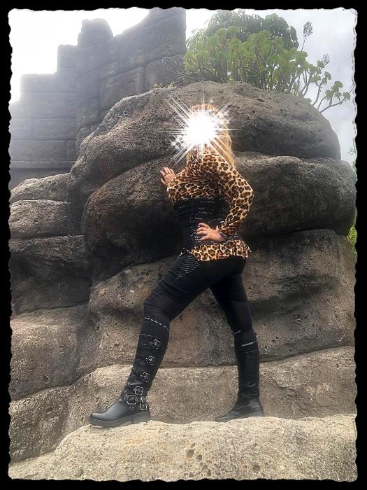 662697246: Chica busca chico en Sevilla