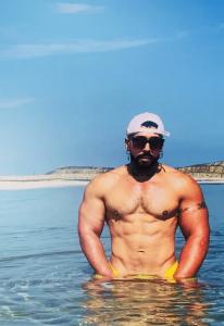 698133722: Chico busca chica en La Coruña