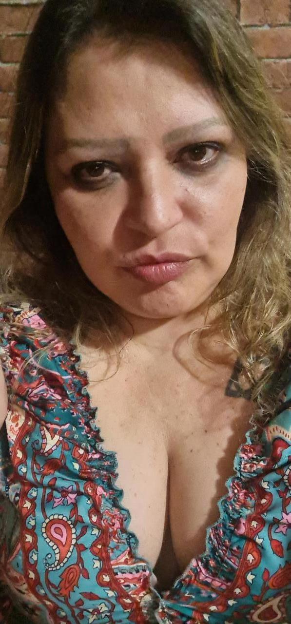 607046007: Chica busca chico en La Coruña