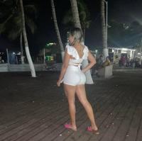 695499533: Chica busca chico en Madrid