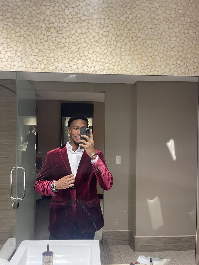 614911903: Chico busca chica en Alicante