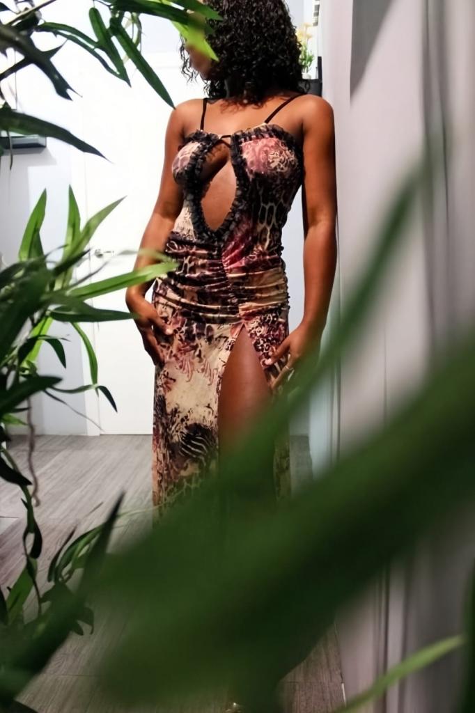 624282971: Chica busca chico en Sevilla