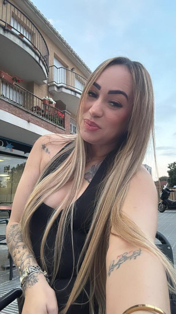 664290243: Chica busca chico en Barcelona
