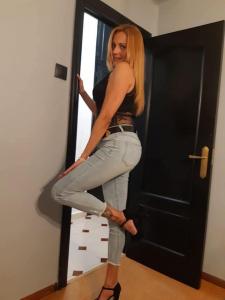 615913461: Chica busca chico en Sevilla