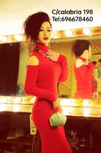 696678460: Chica busca chico en Barcelona