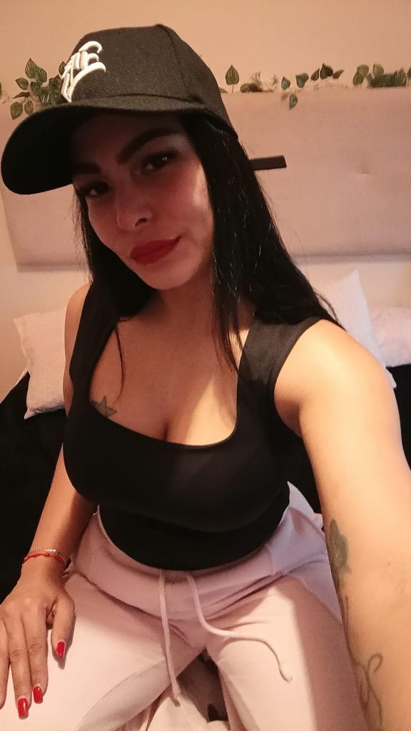 Chica busca chico en Cantabria: Chica busca chico