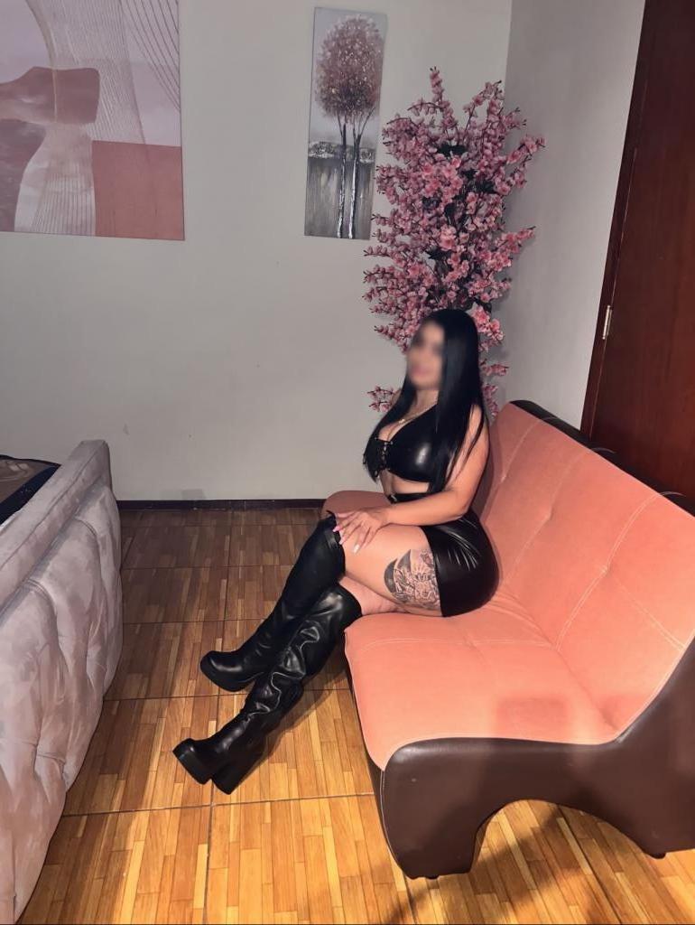 Chica busca chico en Valencia: Chica busca chico