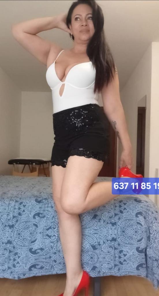 637118519: Chica busca chico en La Coruña