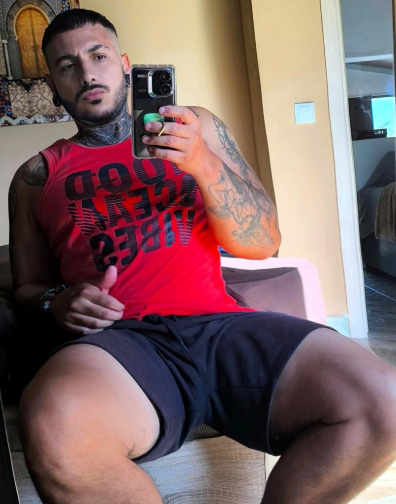 Chico busca chica en Cádiz: 