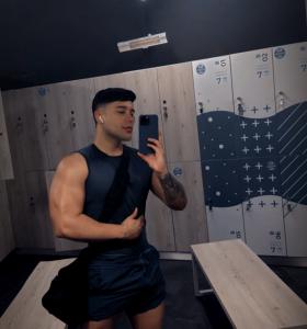 663780321: Chico busca chica en Málaga