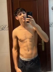 674344545: Chico busca chica en Málaga