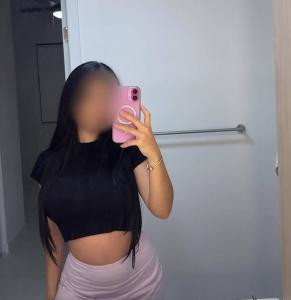 672117519: Chica busca chico en Sevilla