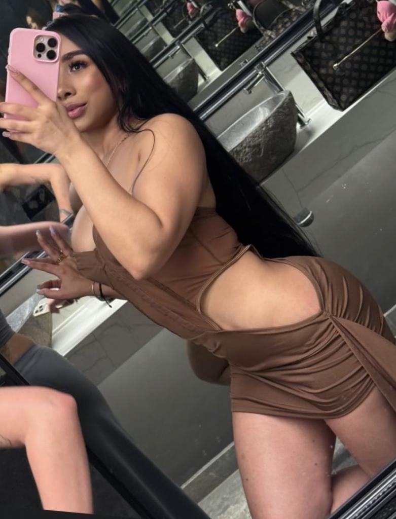 632606285: Chica busca chico en Barcelona