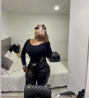 662113828: Chica busca chico en Sevilla