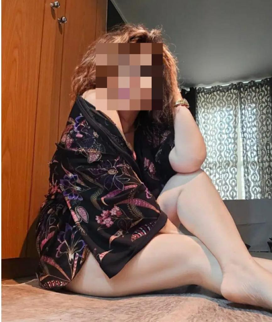 666827313: Chica busca chico en La Coruña