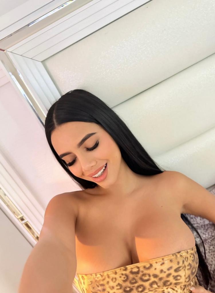 663405365: Chica busca chico en Granada