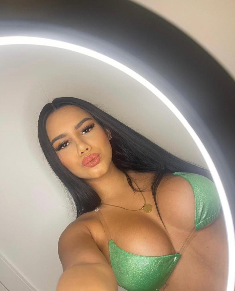 663405365: Chica busca chico en Granada