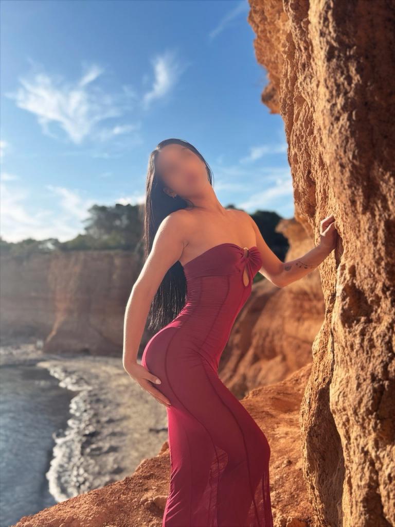 Chica busca chico en Ibiza: 