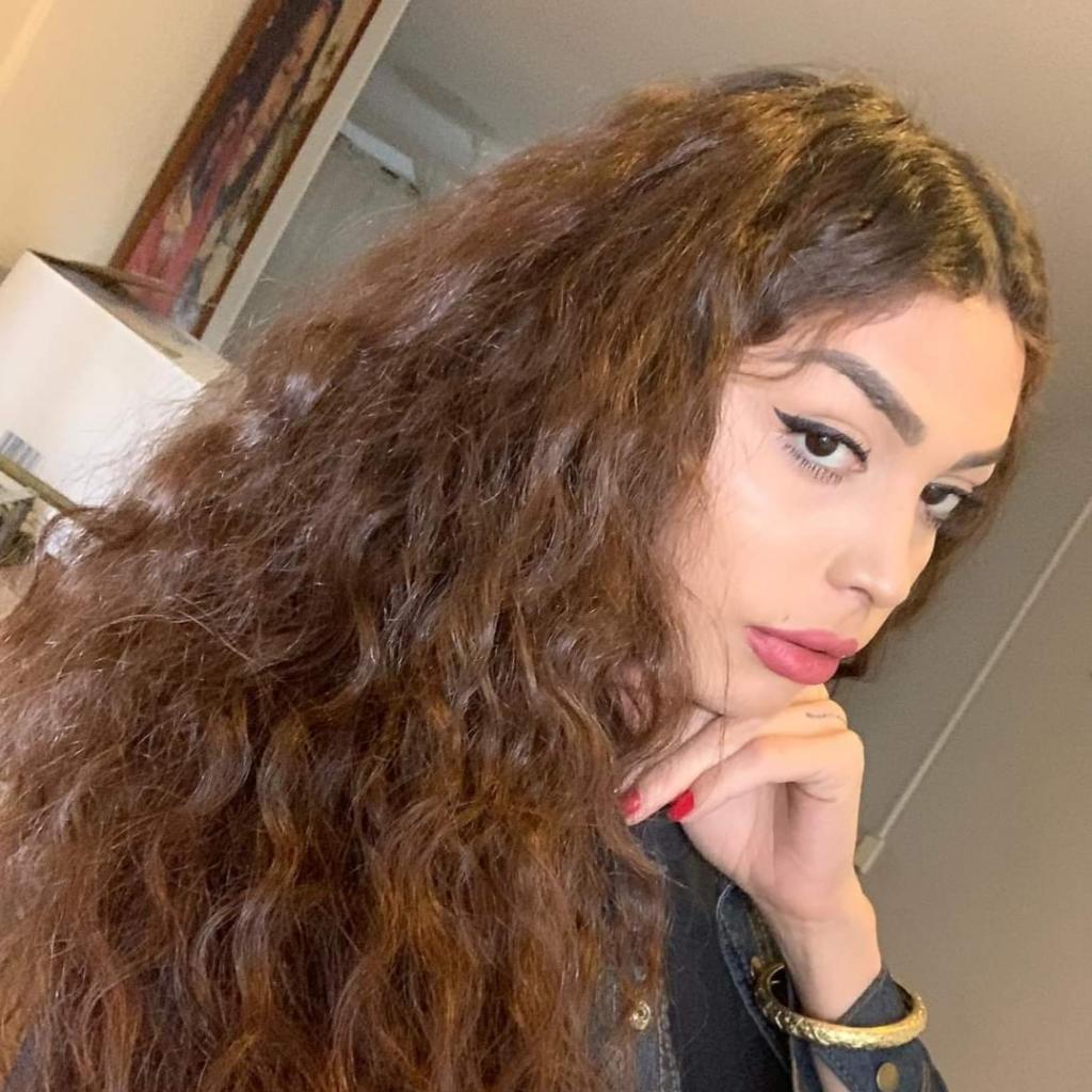 697497122: Transexual en Gerona