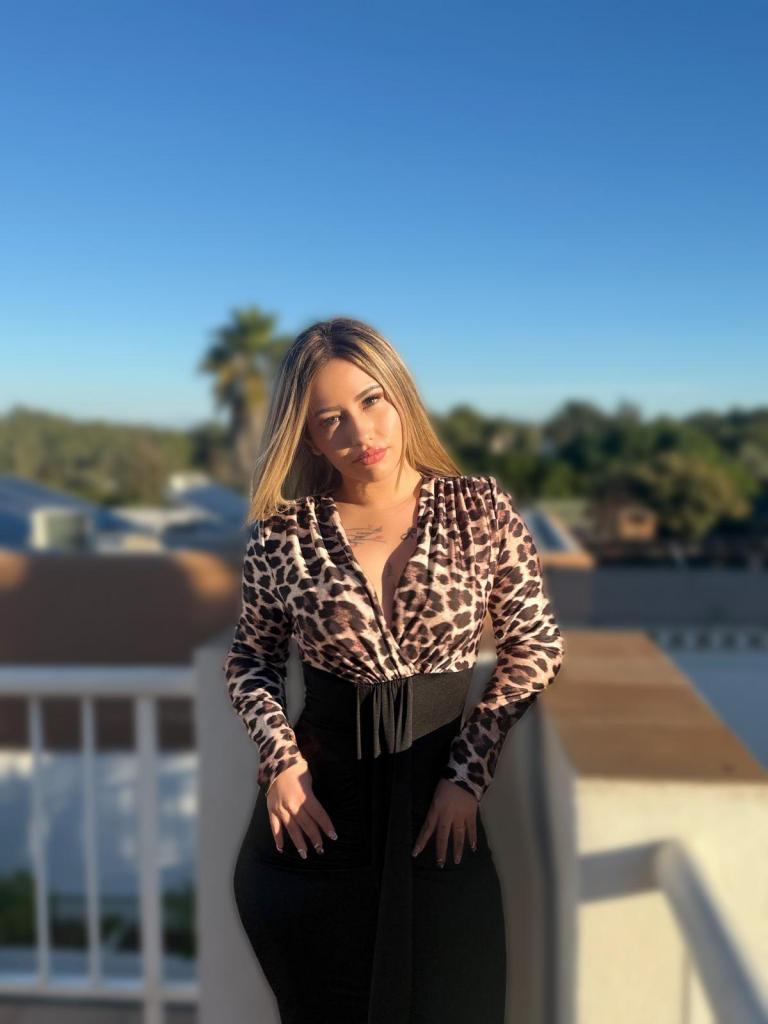 666314324: Chica busca chico en Ibiza