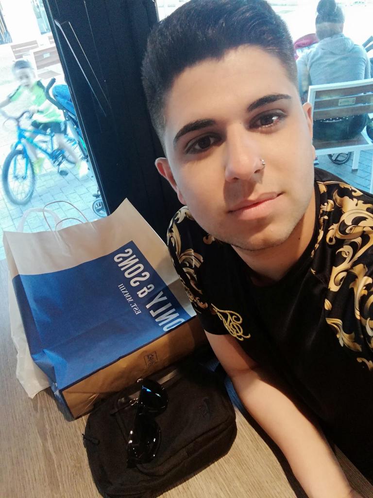 Chico busca chica en Lugo: 