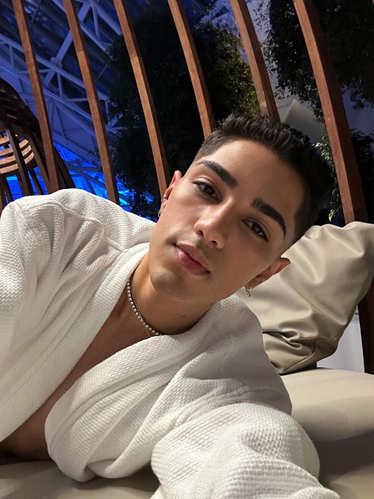 603789080: Chico busca chica en Madrid