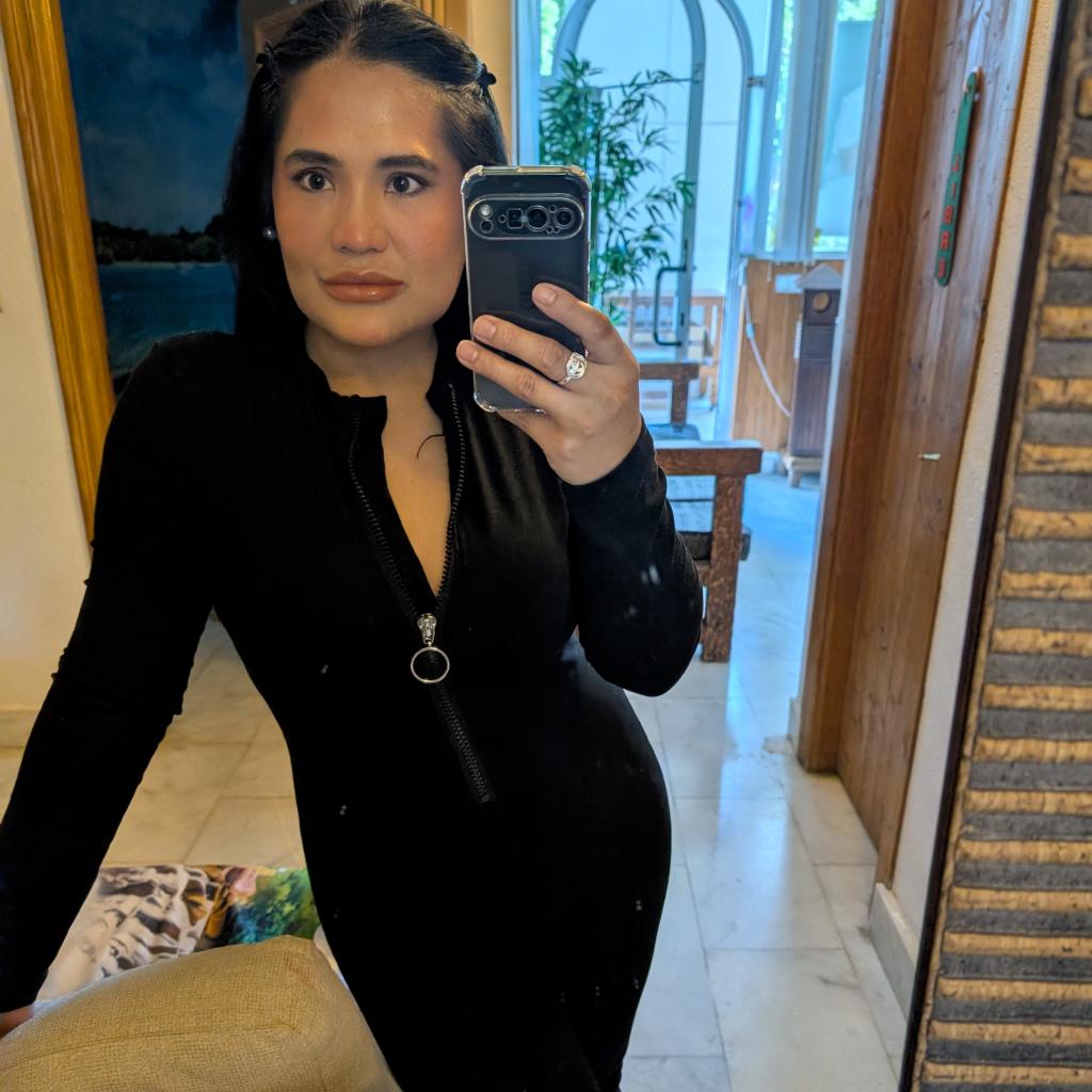 697638299: Chica busca chico en Málaga