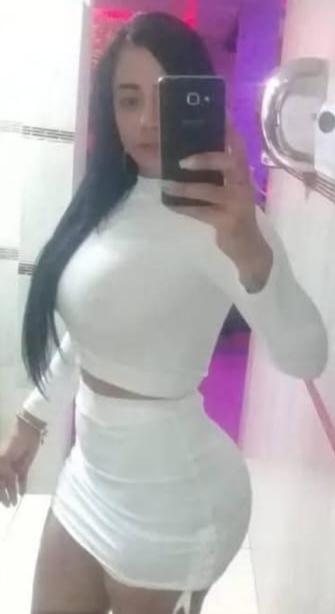 Chica busca chico en Granada: Chica busca chico