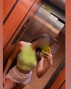647074111: Chica busca chico en Granada