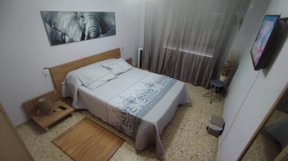 614370860:  en León