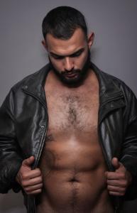 643913426: Chico busca chica en Sevilla