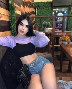 647637764: Chica busca chico en Málaga