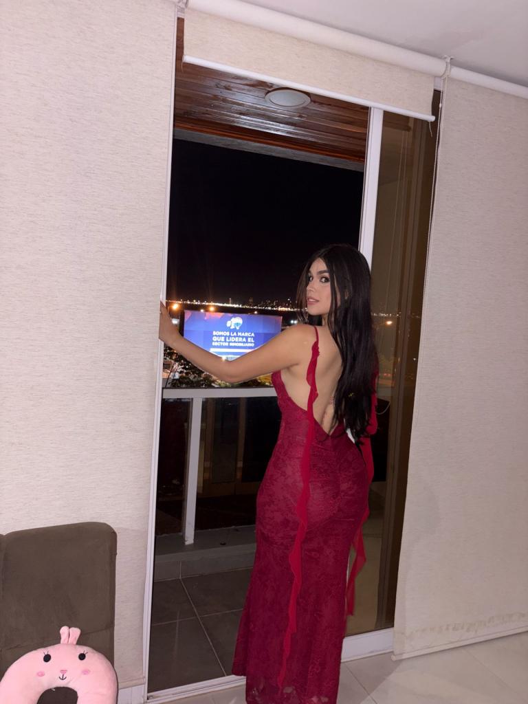 643876585: Chica busca chico en La Coruña