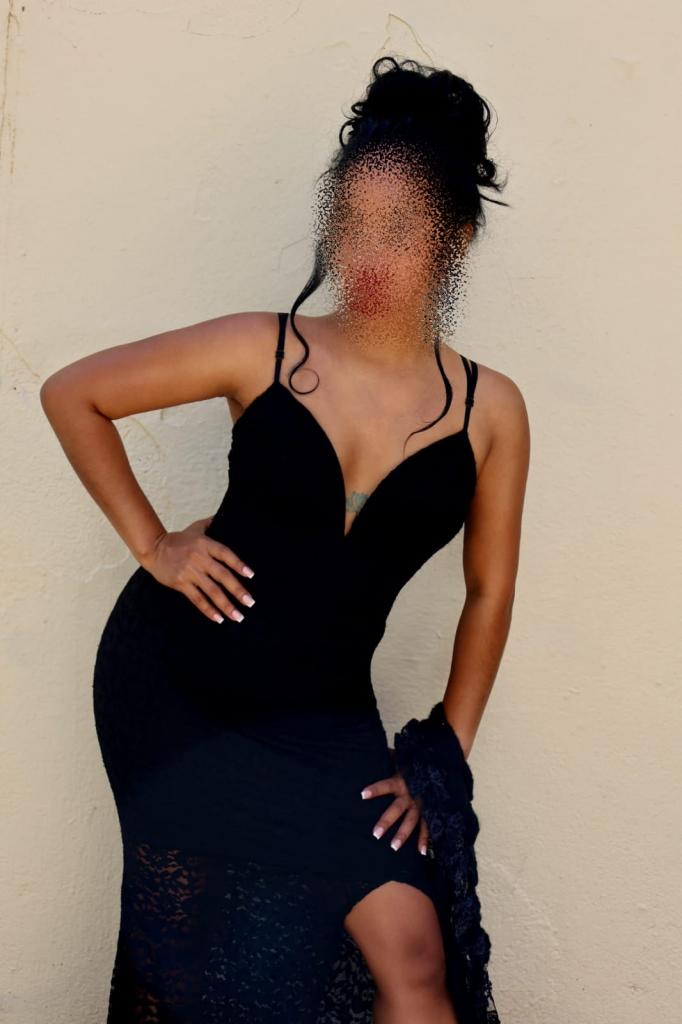 674485602: Chica busca chico en Barcelona