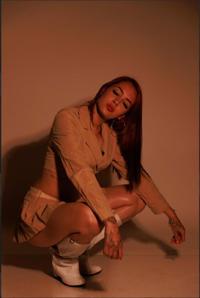 674932055: Chica busca chico en Valencia