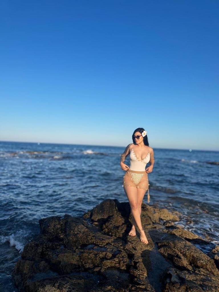 643876585: Chica busca chico en La Coruña