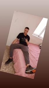 613804021: Chico busca chica en Barcelona